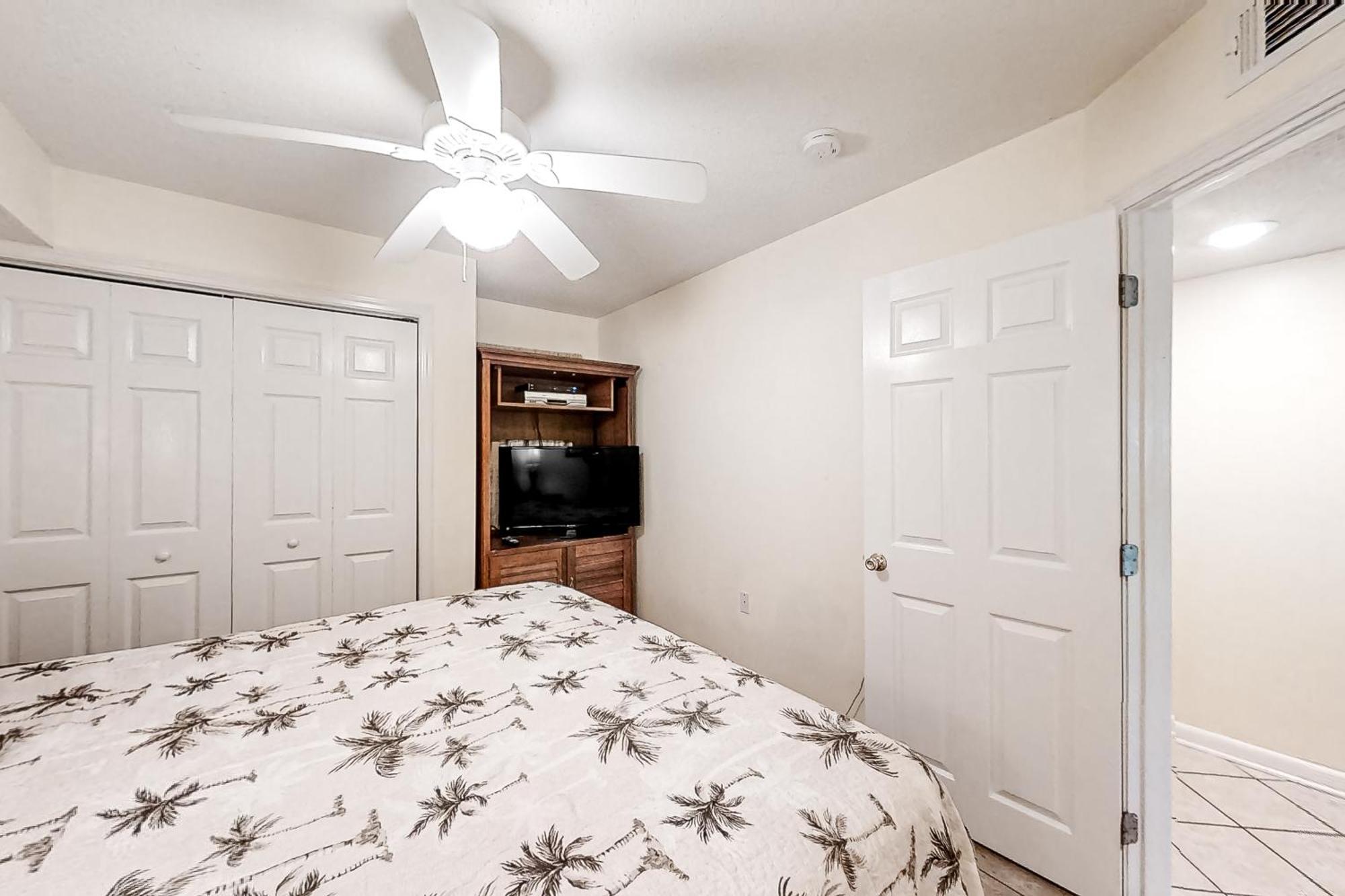 Four Winds Villa Orange Beach Room photo