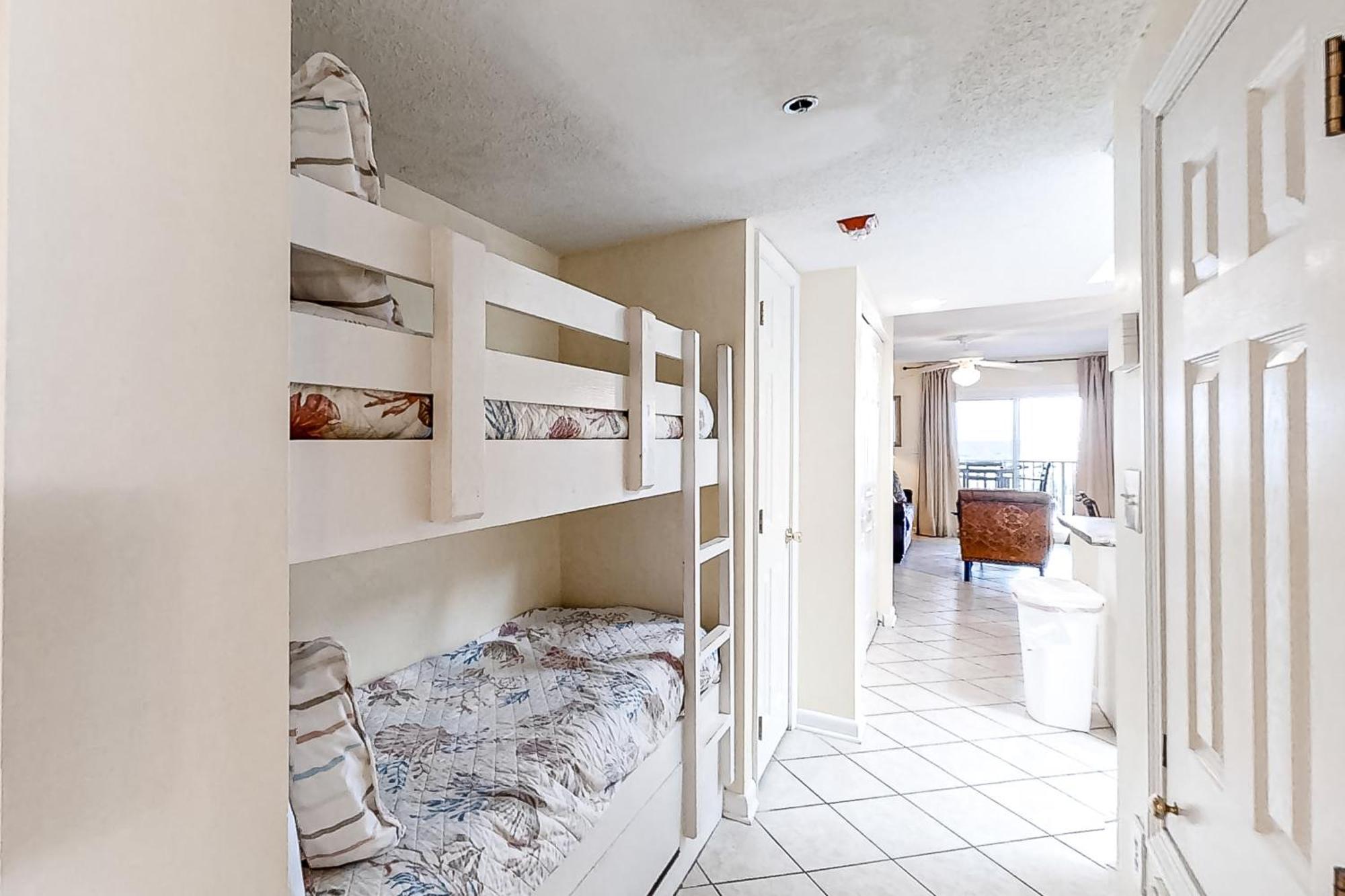 Four Winds Villa Orange Beach Room photo